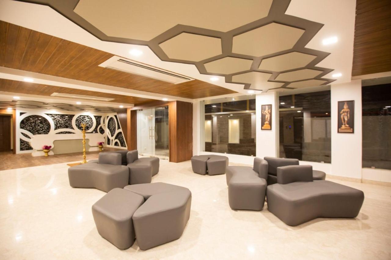Lee-Benz Ark Hotel Кумбаконам Екстериор снимка