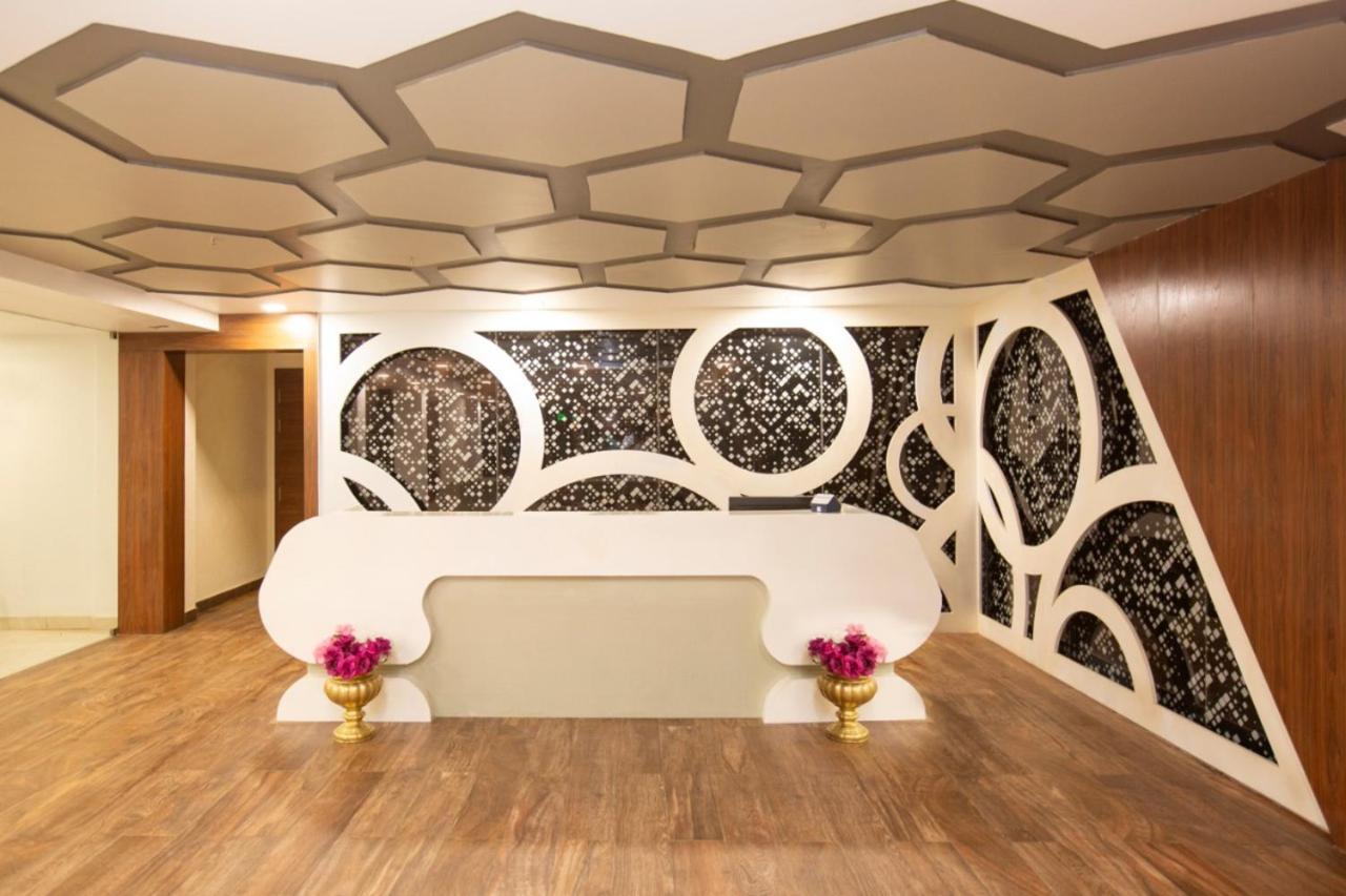 Lee-Benz Ark Hotel Кумбаконам Екстериор снимка