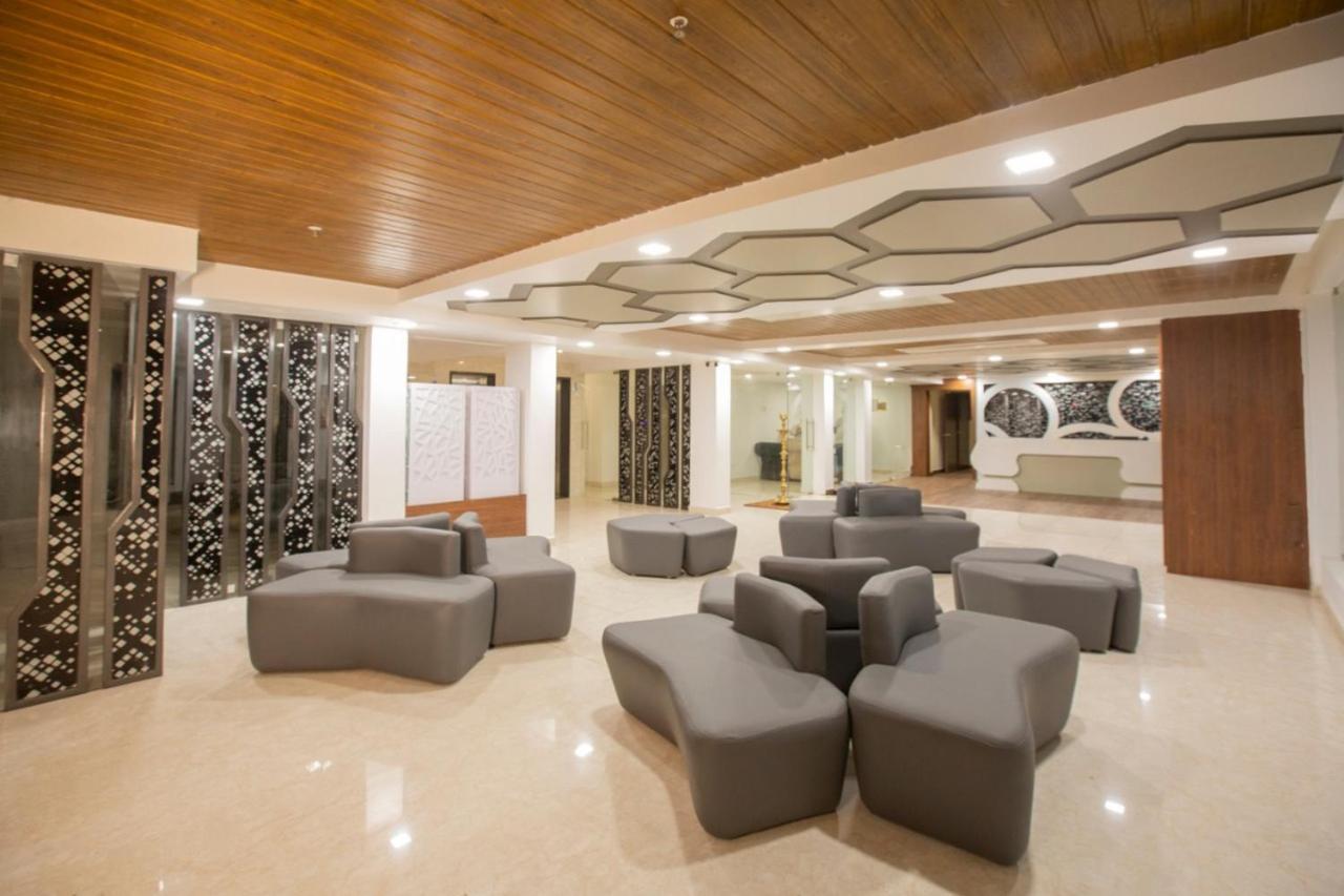 Lee-Benz Ark Hotel Кумбаконам Екстериор снимка