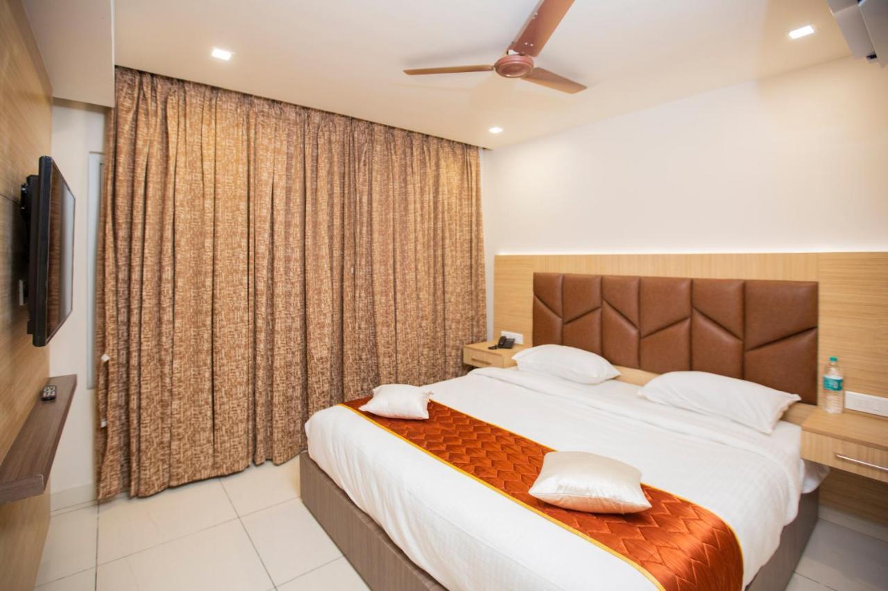 Lee-Benz Ark Hotel Кумбаконам Екстериор снимка